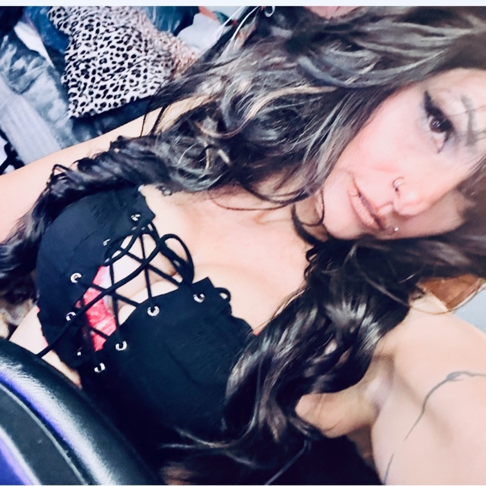 Meet your Posher, Angela